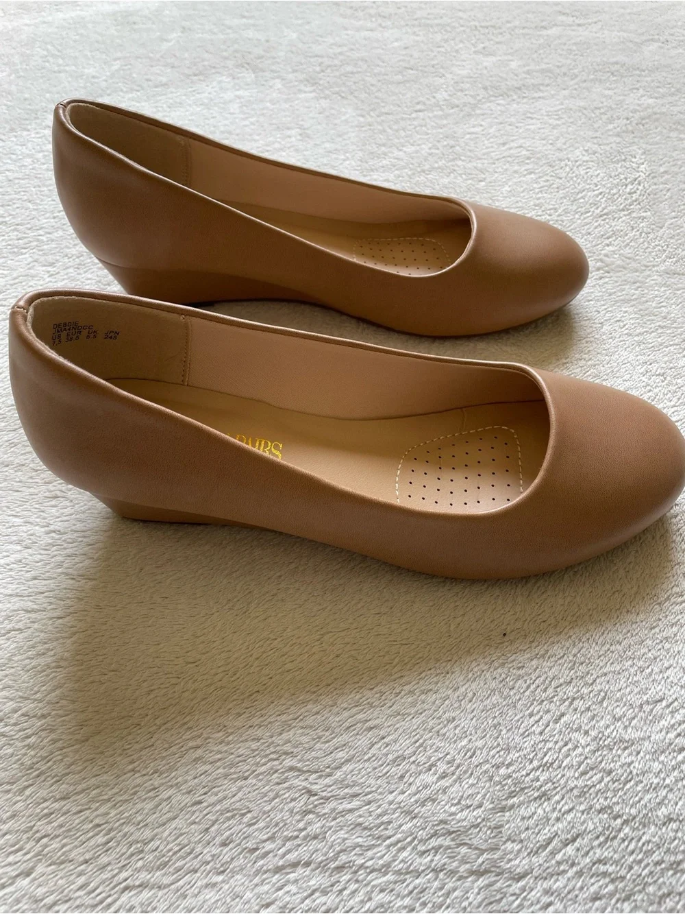 DREAM PAIRS Bundle Women's Debbie Mid Wedge Heel Pump Shoes Size 7.5 Nude/Black